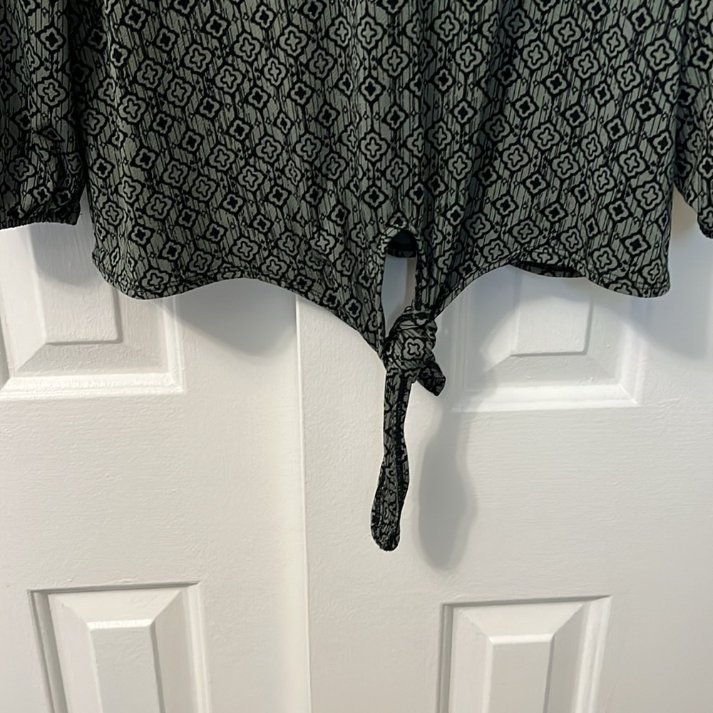 Kim & Cami Green Black Geometric Blouse Top Size S - Picture 3 of 8